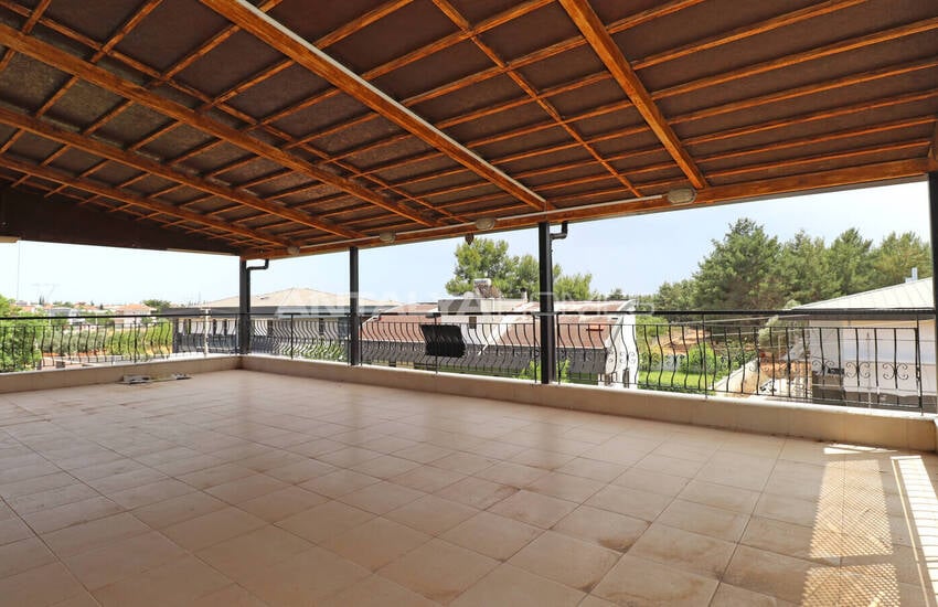 Целое Здание С Большим Участком В Дошемеалты, Анталия 38