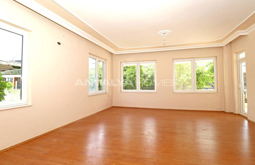 Целое Здание С Большим Участком В Дошемеалты, Анталия 14