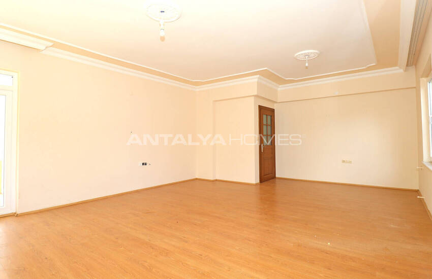 Целое Здание С Большим Участком В Дошемеалты, Анталия 15