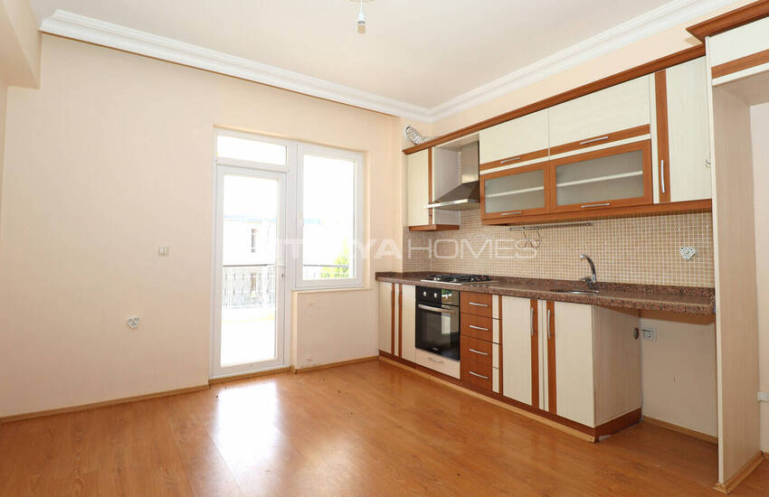 Целое Здание С Большим Участком В Дошемеалты, Анталия 17