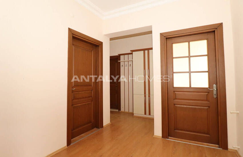 Целое Здание С Большим Участком В Дошемеалты, Анталия 21