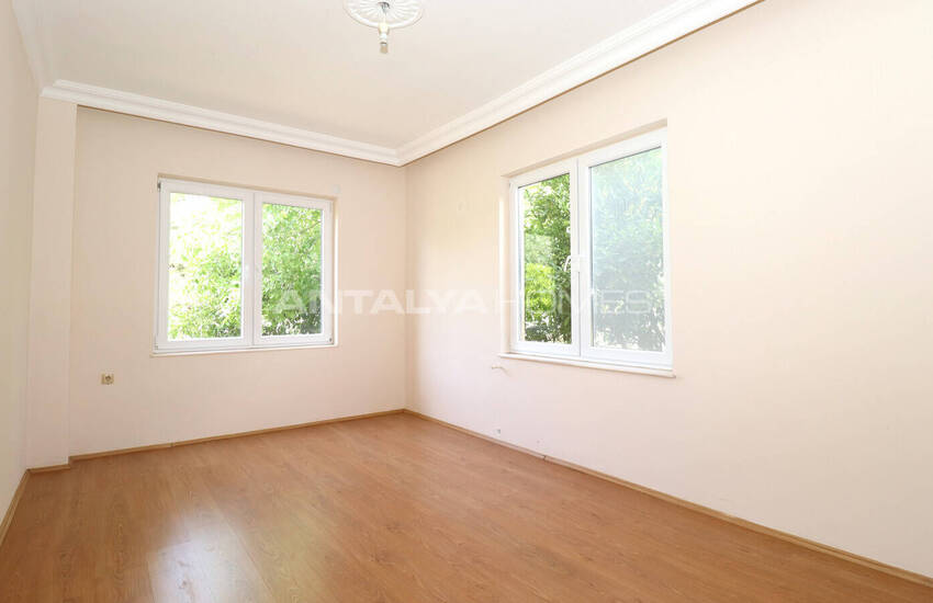 Целое Здание С Большим Участком В Дошемеалты, Анталия 19