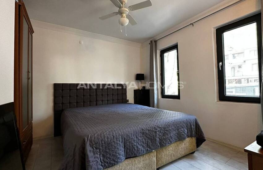 Antalya Kemer'de Havuzlu Site İçinde Yarı Müstakil Villa 23