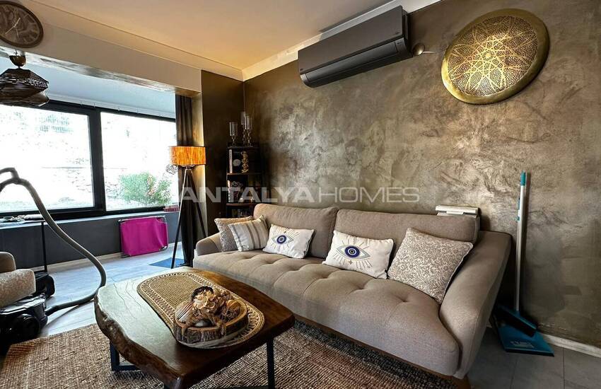 Antalya Kemer'de Havuzlu Site İçinde Yarı Müstakil Villa 19