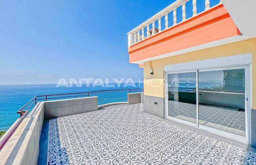 Stylish Property Near the Sea in Alanya Mahmutlar