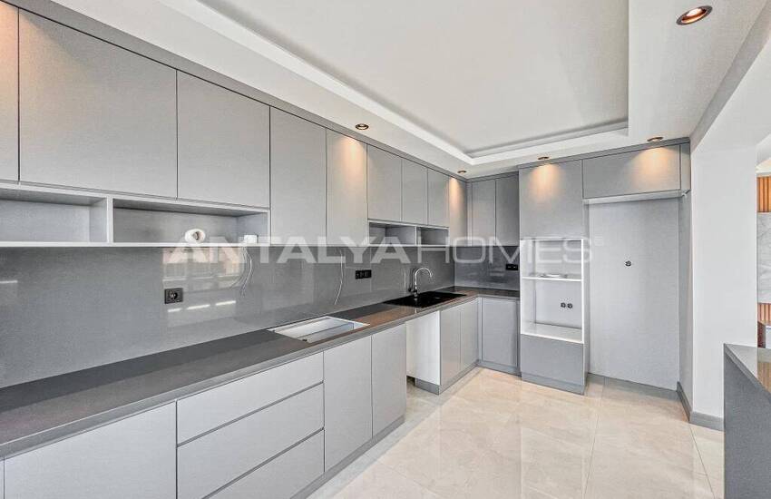 Stylish Property Near the Sea in Alanya Mahmutlar 14
