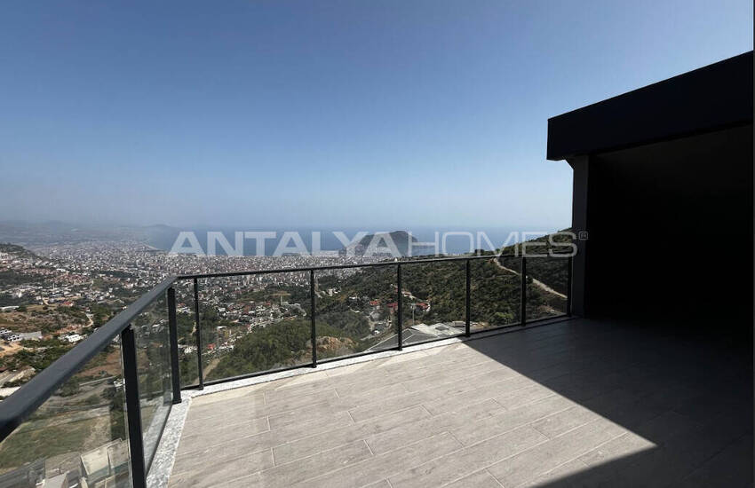 Alanya Tepe'de Panoramik Deniz Manzaralı Villalar 25