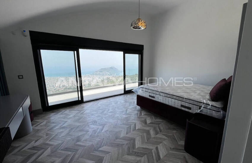 Alanya Tepe'de Panoramik Deniz Manzaralı Villalar 22