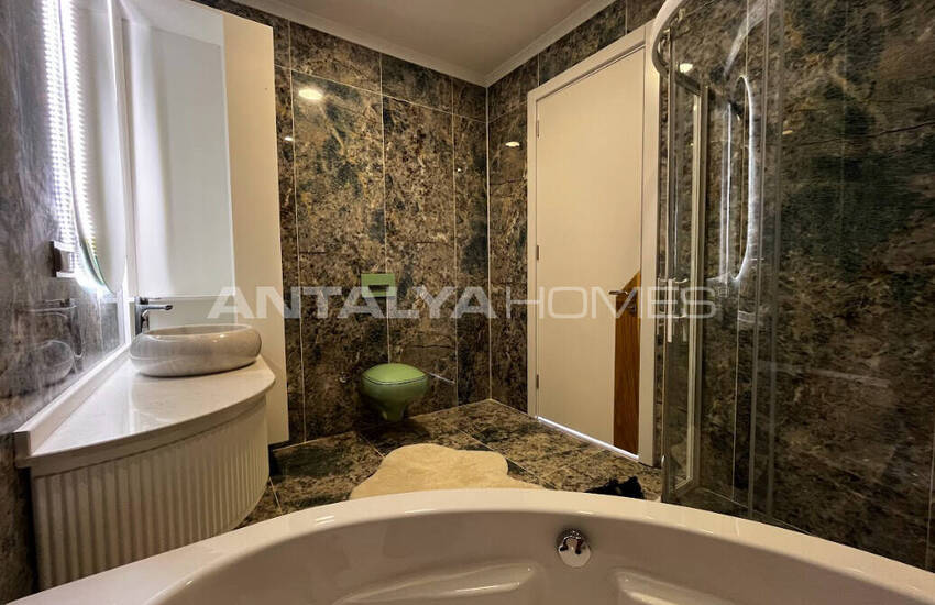 Alanya Tepe'de Panoramik Deniz Manzaralı Villalar 29