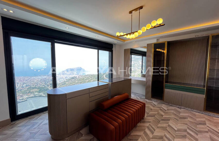 Alanya Tepe'de Panoramik Deniz Manzaralı Villalar 17