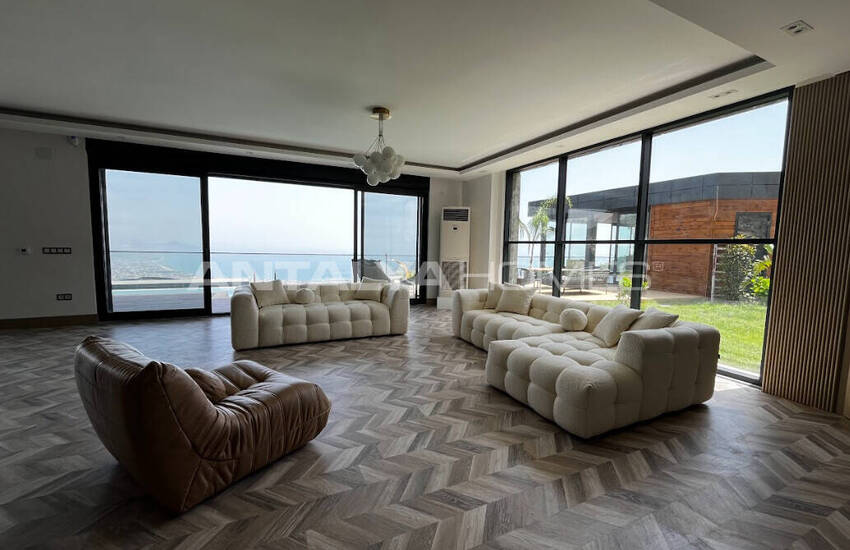 Alanya Tepe'de Panoramik Deniz Manzaralı Villalar 7