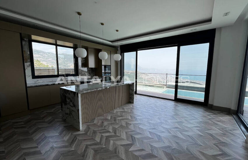 Alanya Tepe'de Panoramik Deniz Manzaralı Villalar 13