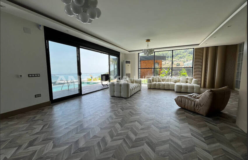 Alanya Tepe'de Panoramik Deniz Manzaralı Villalar 8