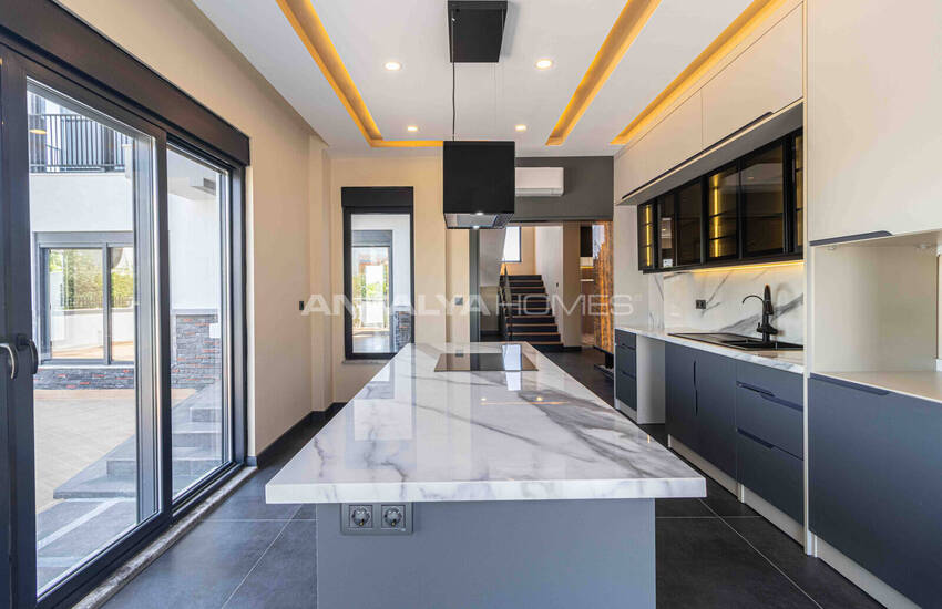 Antalya Döşemealtı'nda 4 Yatak Odalı Havuzlu Müstakil Villa 24