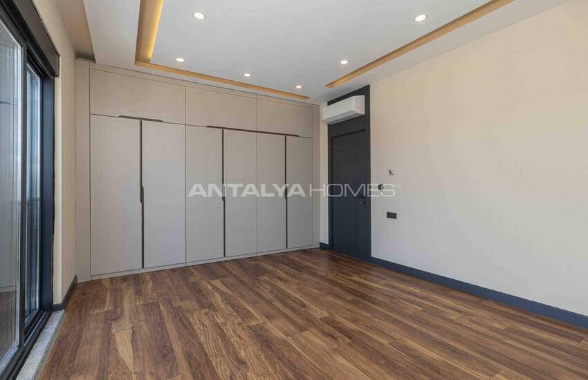 Antalya Döşemealtı'nda 4 Yatak Odalı Havuzlu Müstakil Villa 42