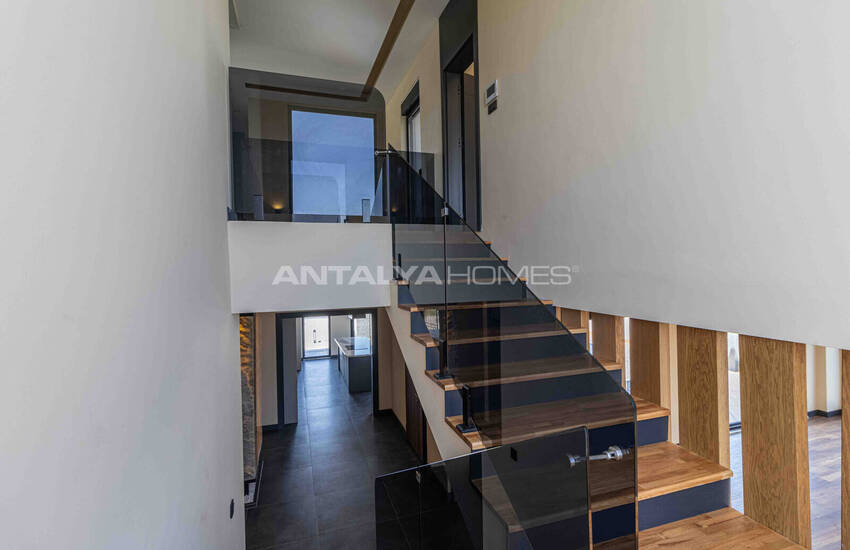 Antalya Döşemealtı'nda 4 Yatak Odalı Havuzlu Müstakil Villa 32