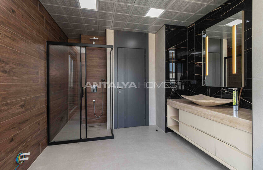 Antalya Döşemealtı'nda 4 Yatak Odalı Havuzlu Müstakil Villa 45