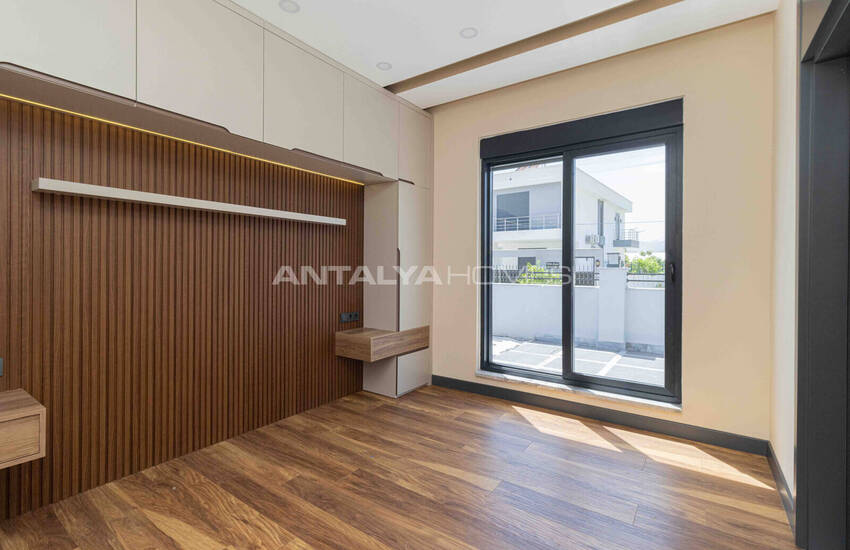 Antalya Döşemealtı'nda 4 Yatak Odalı Havuzlu Müstakil Villa 44