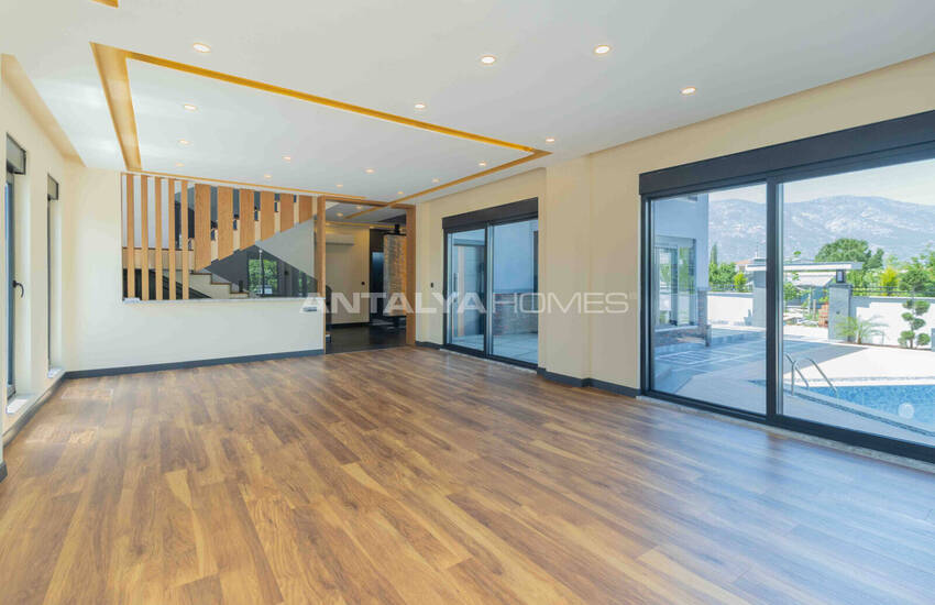 Antalya Döşemealtı'nda 4 Yatak Odalı Havuzlu Müstakil Villa 17