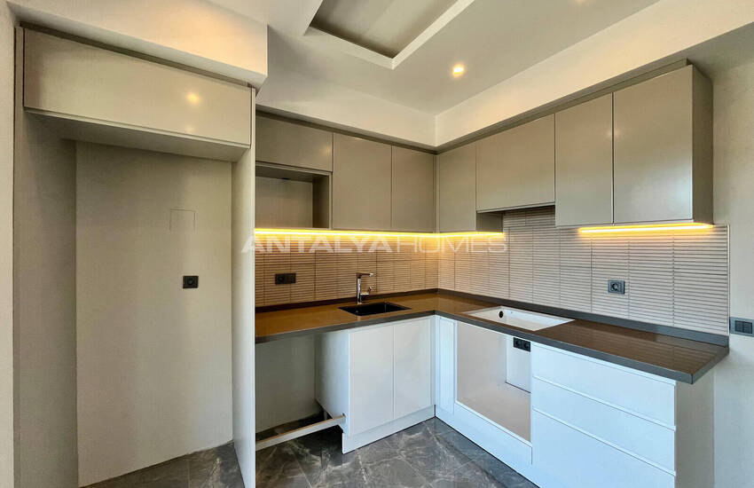 Alanya'da Zengin Olanaklara Sahip Sitede Daireler 9
