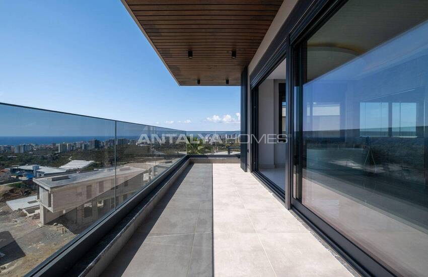 Sea and City-view House with Swimming Pool in Alanya 22