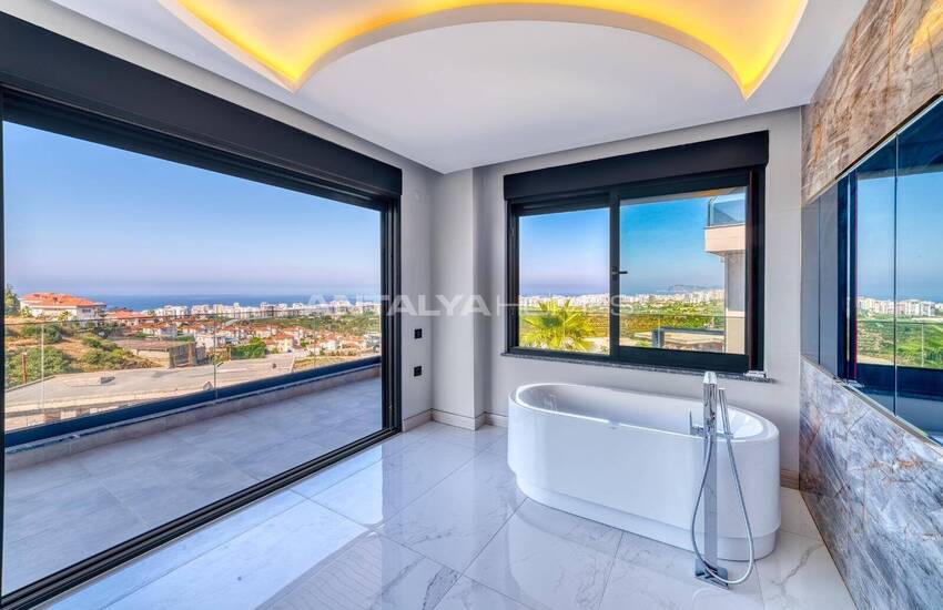Sea and City-view House with Swimming Pool in Alanya 21