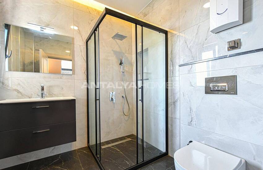 Sea and City-view House with Swimming Pool in Alanya 26
