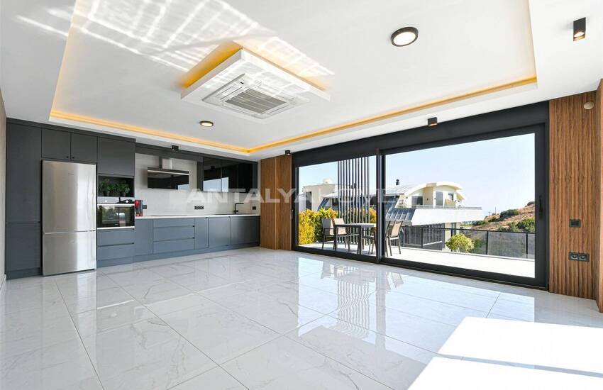 Sea and City-view House with Swimming Pool in Alanya 9
