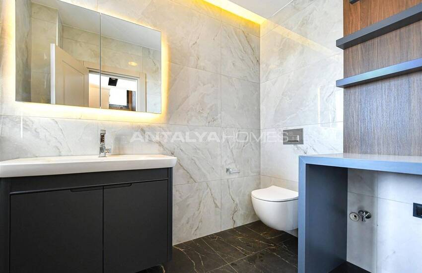 Sea and City-view House with Swimming Pool in Alanya 25