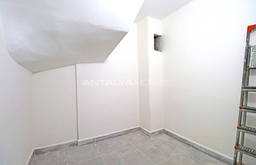 Triplex House with Pool Near Amenities in Antalya Dosemealti 28