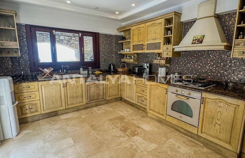 Freistehendes Haus Mit Meerblick Und Privatstrand In Kalkan Antalya 20