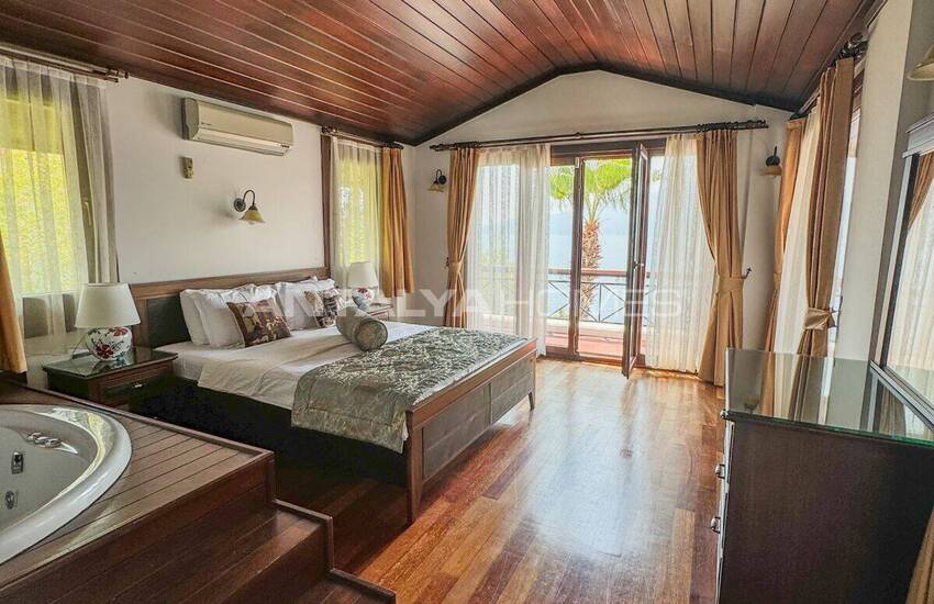 Freistehendes Haus Mit Meerblick Und Privatstrand In Kalkan Antalya 25