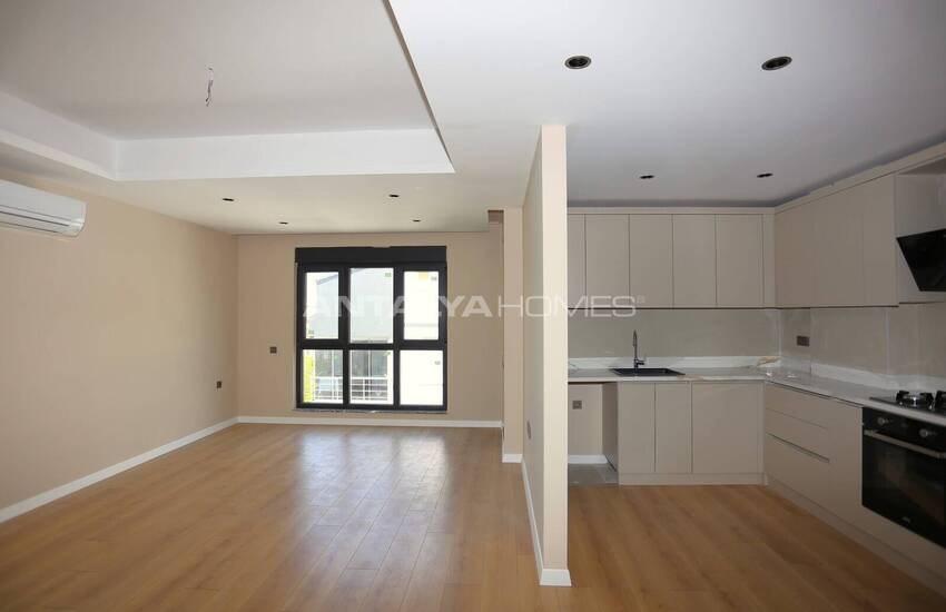Flats in a Complex with Pool and Parking in Antalya Konyaalti 5