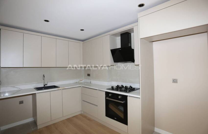 Flats in a Complex with Pool and Parking in Antalya Konyaalti 6