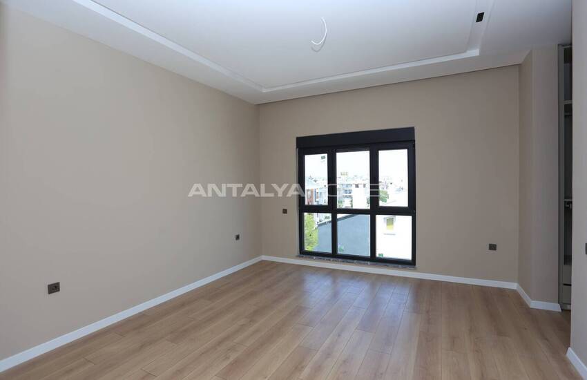 Flats in a Complex with Pool and Parking in Antalya Konyaalti 10