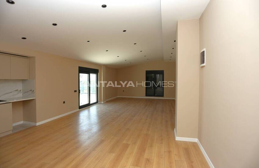 Flats in a Complex with Pool and Parking in Antalya Konyaalti 13