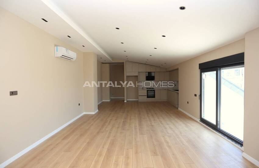 Flats in a Complex with Pool and Parking in Antalya Konyaalti 14