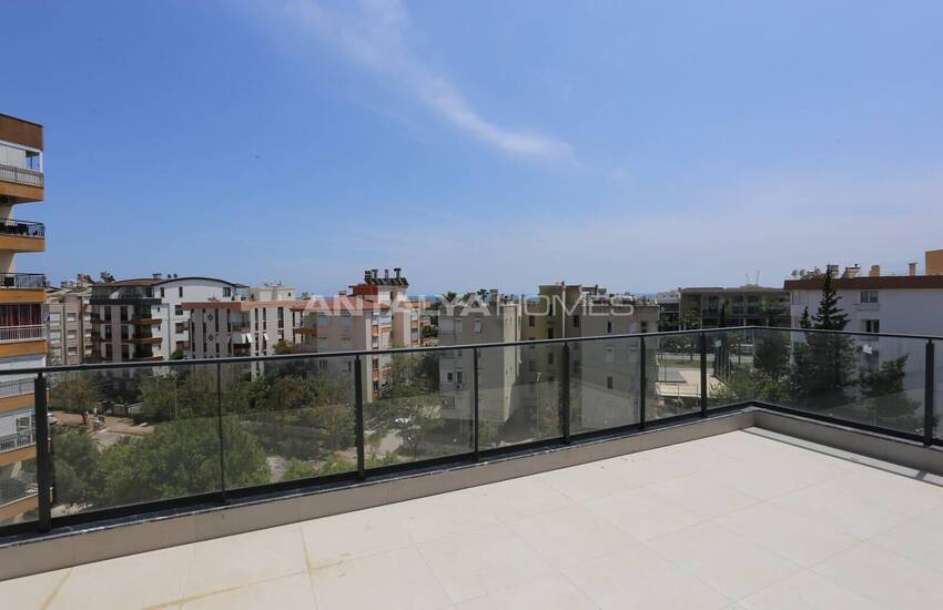 Flats in a Complex with Pool and Parking in Antalya Konyaalti 17