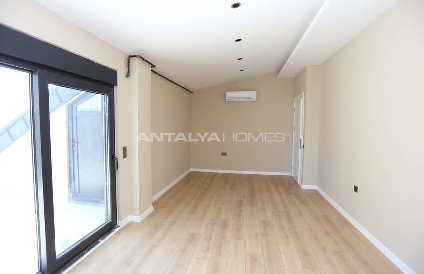 Flats in a Complex with Pool and Parking in Antalya Konyaalti 16