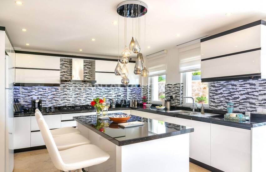 4-bedroom Sea-view House with Pool in Antalya Kalkan 29