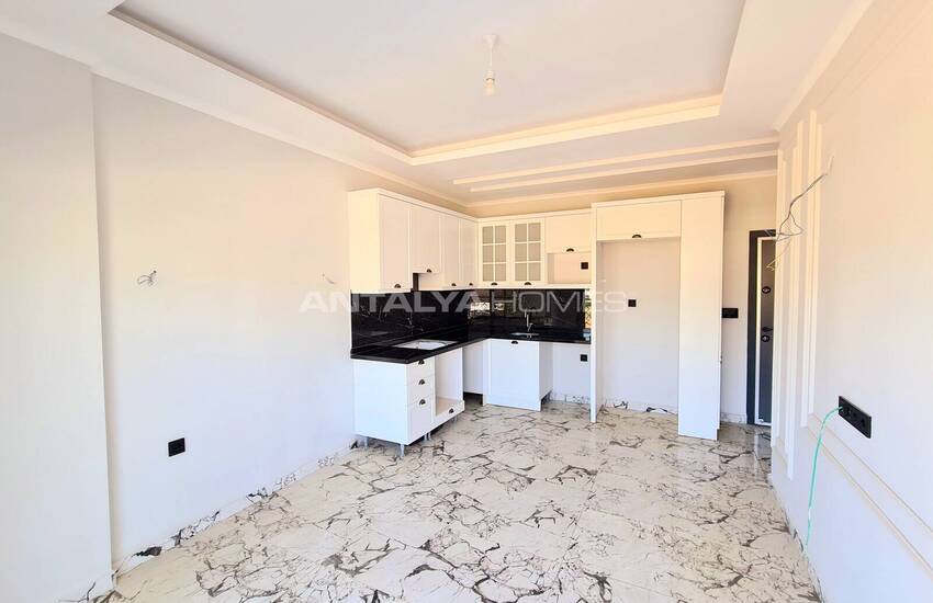 Alanya'da Zengin Olanaklı Sitede Şehir ve Dağ Manzaralı Daireler 23