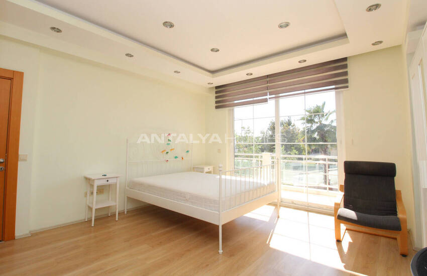 Antalya Belek'te Golf Sahasına Yakın Sitede Satılık Müstakil Villa 35
