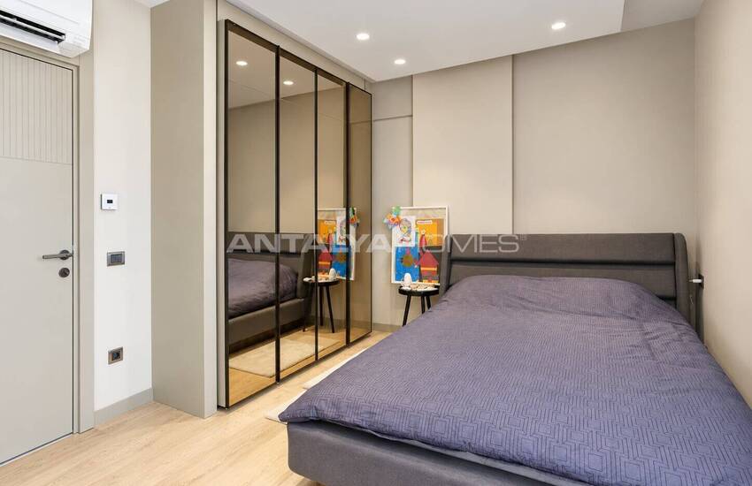 Antalya Konyaaltı'nda Seçkin Sitede Eşyalı 2+1 Daire  31