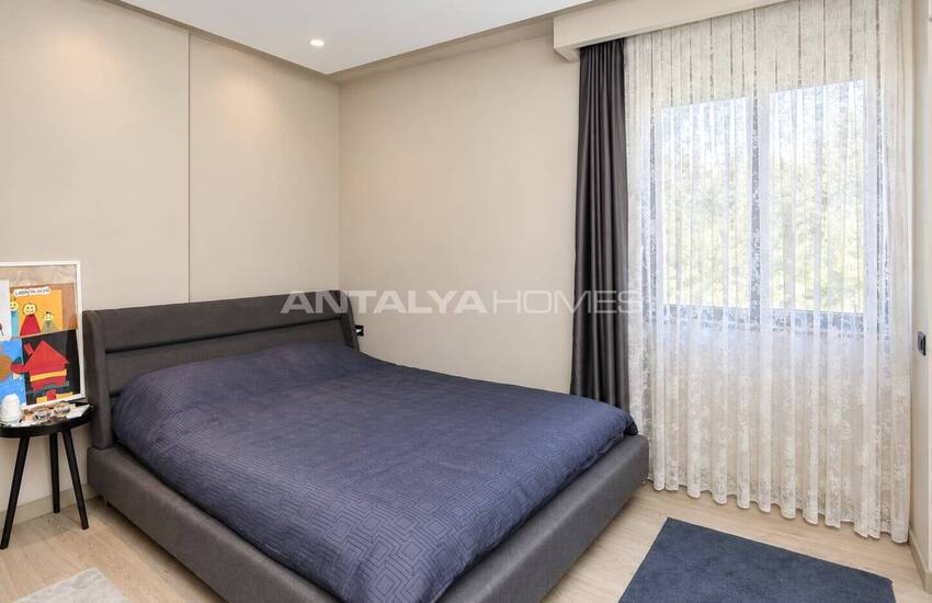 Antalya Konyaaltı'nda Seçkin Sitede Eşyalı 2+1 Daire  32