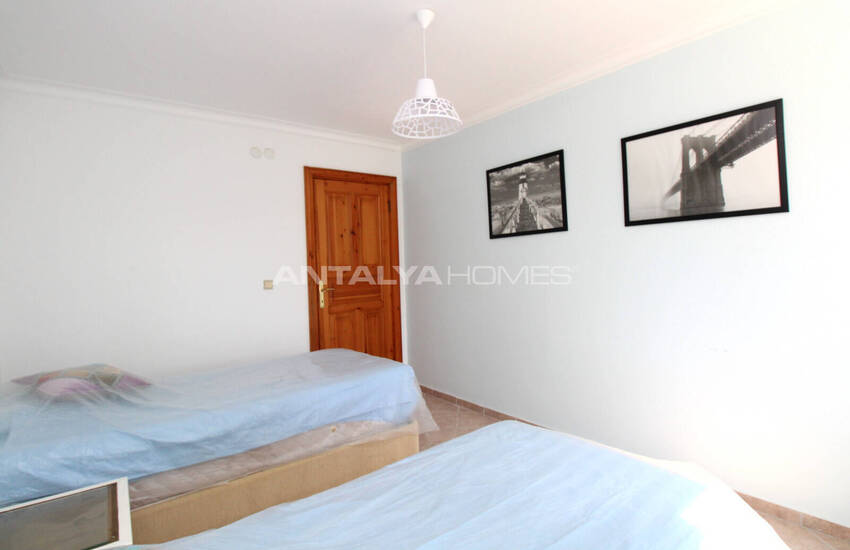 Antalya'da Havuzlu Site İçinde Taşınmaya Hazır Eşyalı Villa 36