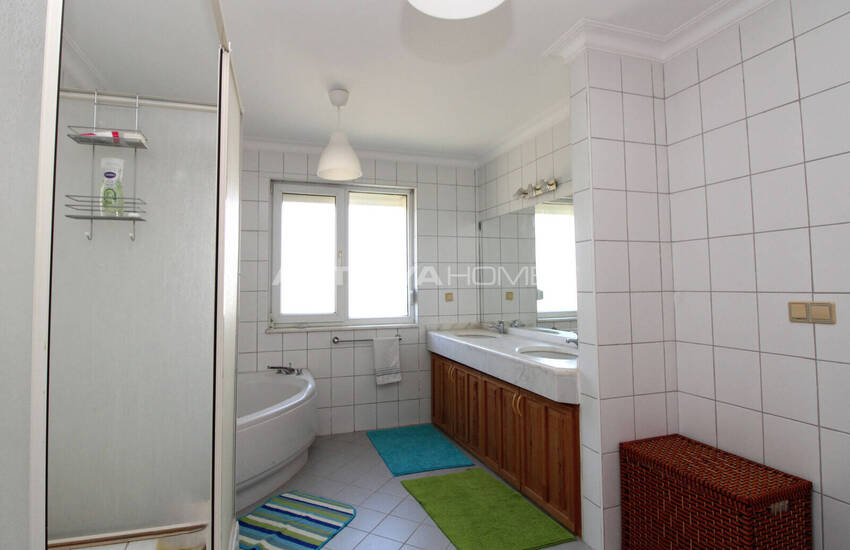 Antalya'da Havuzlu Site İçinde Taşınmaya Hazır Eşyalı Villa 47
