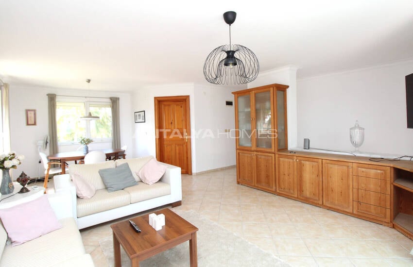 Antalya'da Havuzlu Site İçinde Taşınmaya Hazır Eşyalı Villa 20