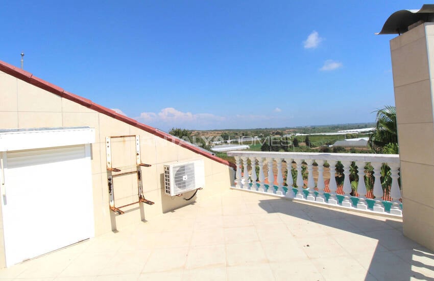 Antalya'da Havuzlu Site İçinde Taşınmaya Hazır Eşyalı Villa 42