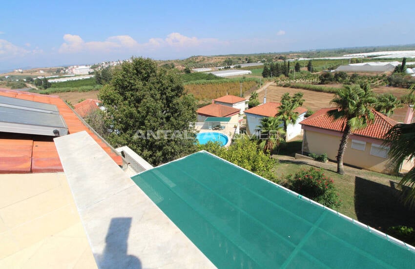 Antalya'da Havuzlu Site İçinde Taşınmaya Hazır Eşyalı Villa 43