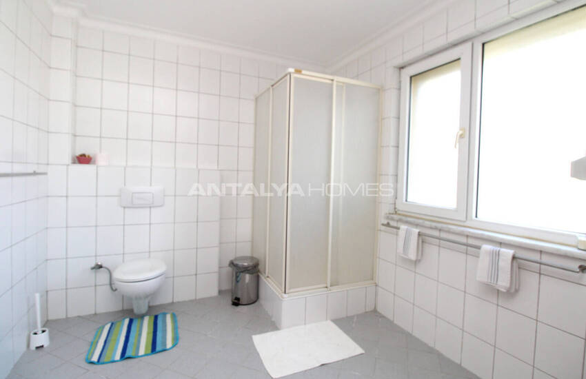 Antalya'da Havuzlu Site İçinde Taşınmaya Hazır Eşyalı Villa 44